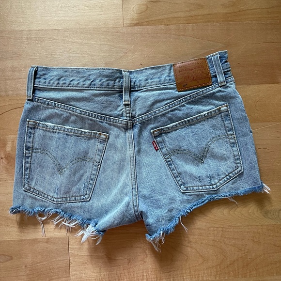 Levi’s Shorts - Picture 2 of 2